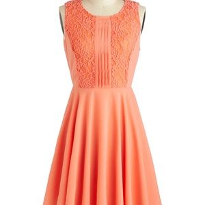 🌟MOVING SALE🌟 NWT Peach dress with lace detail
